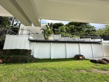 Se vende lujosa casa con piscina y amplio lote en Rio Oro 25-1146 in Santa Ana, San José — $575,000 - Photo 5 of 21