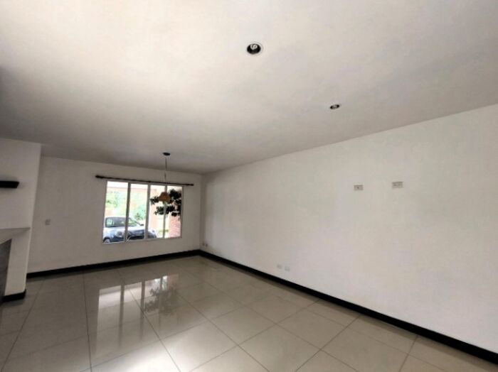 Venta de Casa en San Antonio Escazú  in San Antonio, Escazú, San José — $220,000 - Photo 2 of 26
