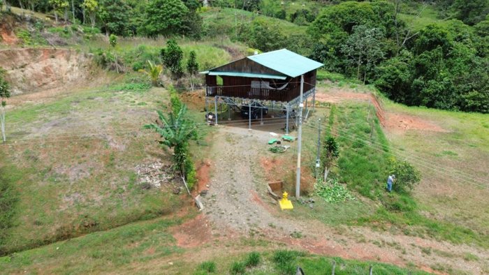 VENTA DE CABAÑA DE MONTAÑA EN MIRAVALLES, PEREZ ZELEDON: VISTA PANORAMICA Y POTENCIAL AIRBNB en El General, Pérez Zeledón, San José — $95,000
