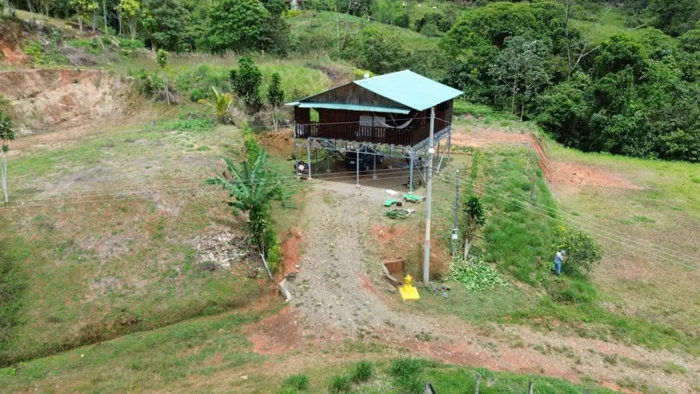 VENTA DE CABAÑA DE MONTAÑA EN MIRAVALLES, PEREZ ZELEDON: VISTA PANORAMICA Y POTENCIAL AIRBNB in El General, Pérez Zeledón, San José — $95,000