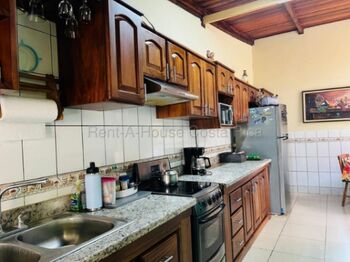 Venta de Casa + APTO en San Isidro de Heredia. RAH 26-2204 en San Francisco, San Isidro, Heredia — 118 000 000 ₡ - Foto 5 de 10