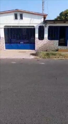 SE VENDE BELLA CASA EN EL ROBLE DE PUNTARENAS.  en El Roble, Puntarenas — ₡ 68 000 000