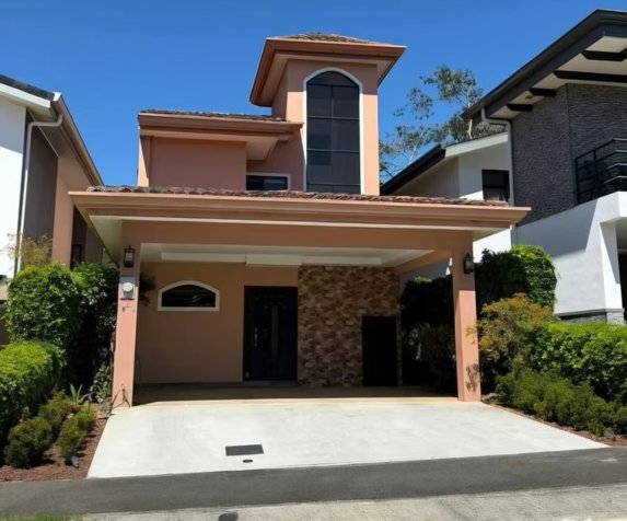 Casa en Venta en Condominio Tierras de Café, Heredia Amplia y Moderna en San Francisco, Heredia — ₡ 163 000 000