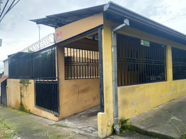 Hatillo 8 Esquinera en Hatillo, San José — ₡ 57 000 000
