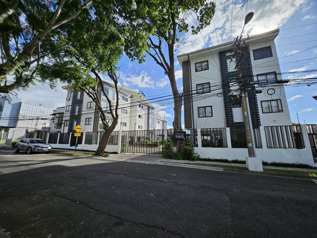 Condominio en Distrito Irazu  , Uruca San Jose en Uruca, San José — $175,000 - Foto 2 de 10