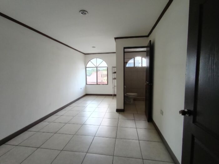 EDIFICIO EN ROHRMOSER EN ALQUILER en Pavas, San José — $13,000