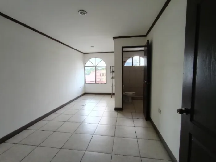 EDIFICIO EN ROHRMOSER EN ALQUILER en Pavas, San José — $13,000 - Foto 3 de 12
