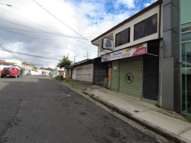 Venta de 2 Locales, 1 Bodega+ 3 Apartamentos y 1 Casa en Pavas, San José. RAH 25-1396 en Pavas, San José — ₡ 154 000 000
