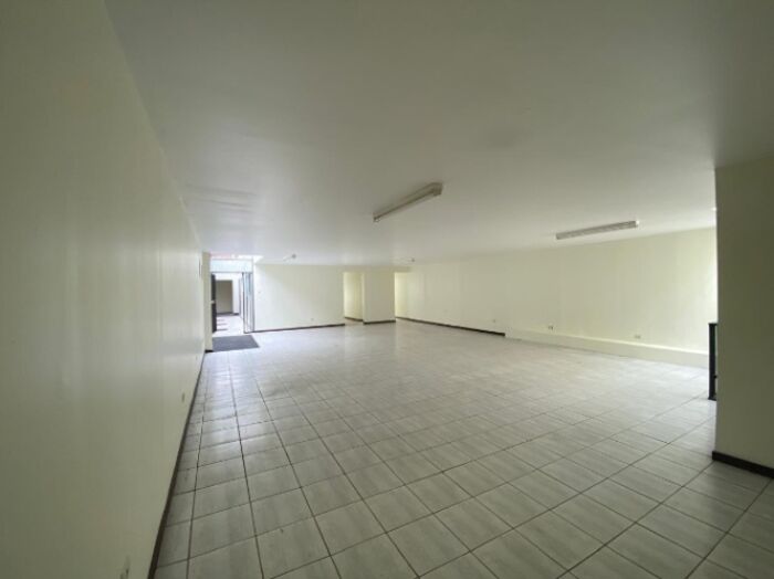 Alquiler de Funcional Local Comercial en Tibás / Mls. 26-785 OFC JB in San Juan, Tibás, San José — $1,000