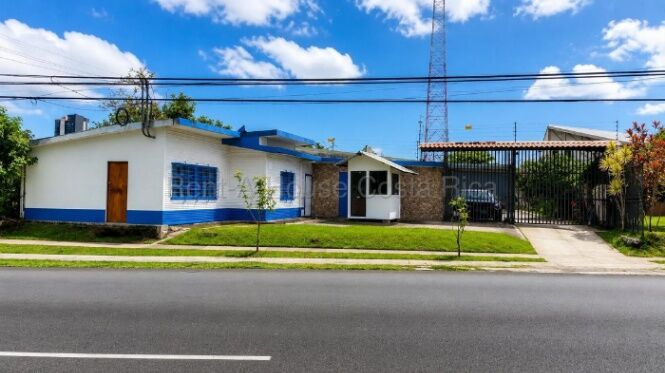 Venta de Lote + Bodega y Oficinas en Zapote-San José. RAH 27-134 en Zapote, San José — $1,200,000