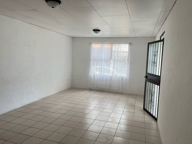 Venta de casa en Heredia-Mercedes Norte. en Mercedes, Heredia — ₡ 88 000 000 - Foto 3 de 13