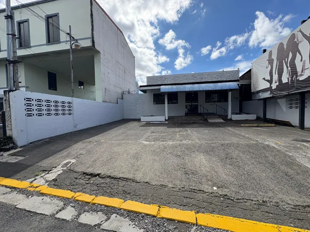 ALQUILER DE LOCAL COMERCIAL SAN JOSÉ, SABANILLA, MONTES DE OCA en San Pedro, Montes De Oca, San José — $4,000 - Foto 2 de 11