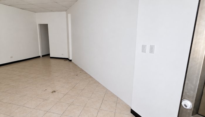 Se Alquila Local Comercial En La Sabana, San José en Mata Redonda, San José — ₡ 345 000 - Foto 3 de 10