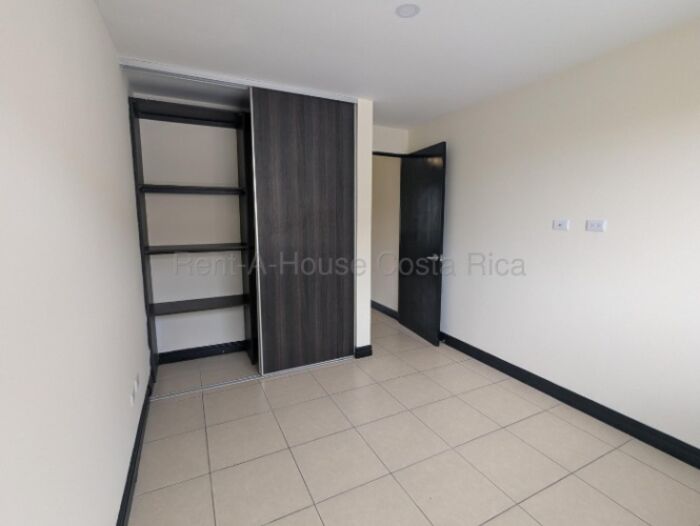 Casa venta en Santa Ana, $240.000, Condominio en Santa Ana, San José — $240,000