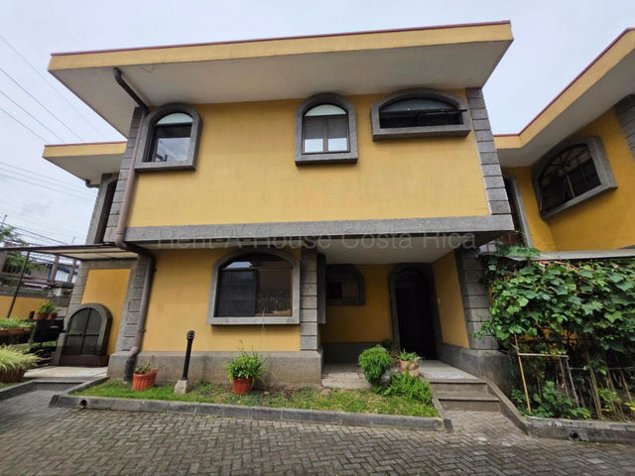 Venta de Casa Adosada en Ulloa-Heredia. RAH 27-505 in Ulloa, Heredia — $250,000