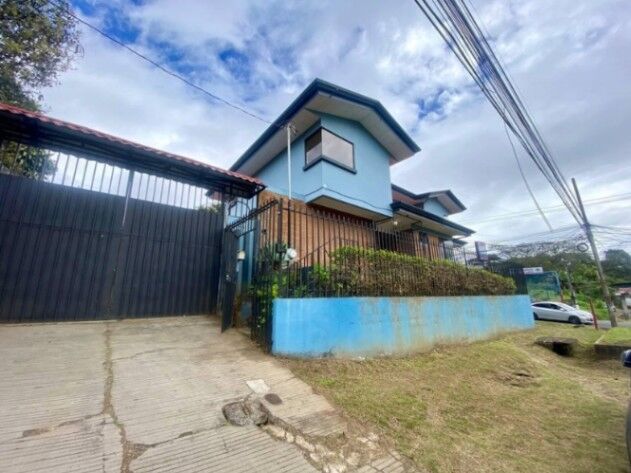 Venta de Casa en Santo Domingo-Santo Tomás. RAH 26-1893 en Santo Tomás, Santo Domingo, Heredia — $435,000