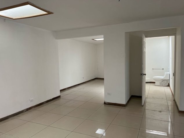 Local comercial en Barrio Escalante en Catedral, San José — $1,800 - Foto 3 de 9