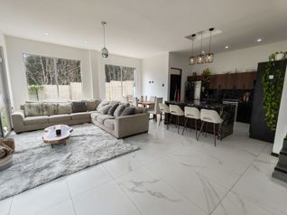 Casa con lote de 2.000 m2 en Residencial El Castillo - Photo 3 of 3