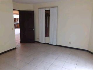 Casa con Piscina en Santo Domingo Centro.