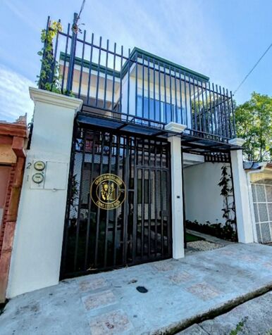 🌹 Venta de propiedad con dos Casas en Heredia Centro 🌹 en Heredia — ₡ 160 000 000