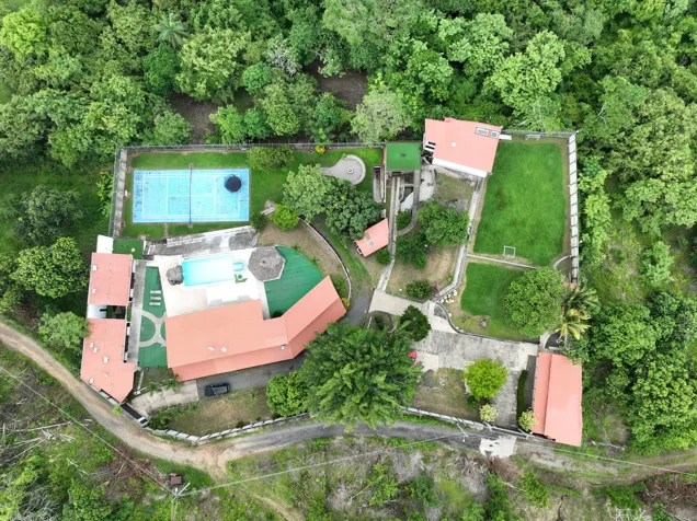 SE VENDE QUINTA PROPIEDAD EXCLUSIVA MULTIPROPÓSITO en La Ceiba, Orotina, Alajuela — $1,400,000 - Foto 3 de 68