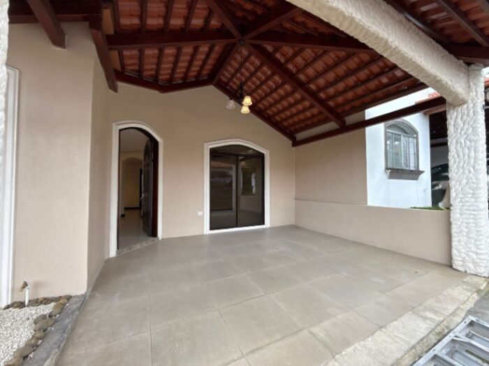 CASA EN VENTA, CONDOMINIO EN SAN FRANCISCO DE HEREDIA en San Francisco, Heredia — $196,000 - Foto 2 de 10