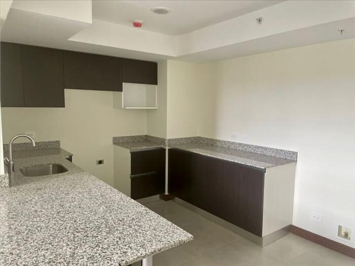 VENTA DE APARTAMENTO, HEREDIA, ULLOA, TORRES DE HEREDIA en Heredia — $127,447