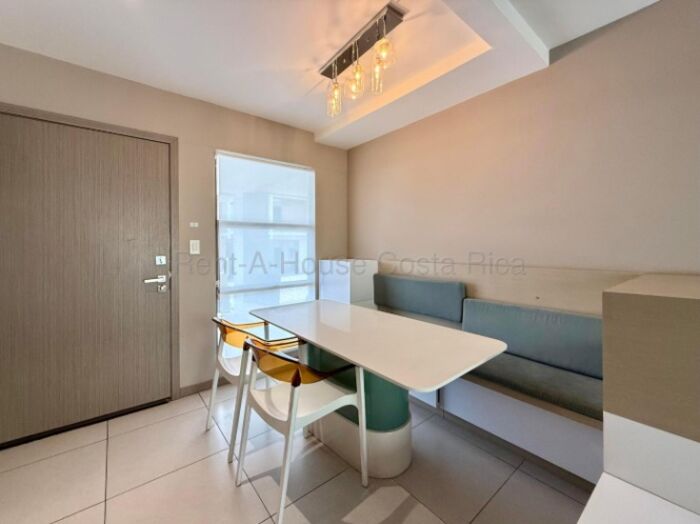 Se alquila casa en Escazú San José 26-2098 en San Antonio, Escazú, San José — $1,850