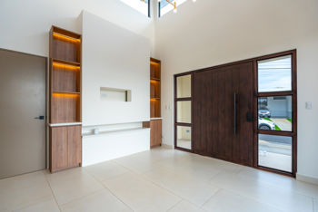 Home for Sale in Grecia | Mountain Views & Renovated en Puente De Piedra, Grecia, Alajuela — 239 000 000 ₡ - Foto 5 de 27