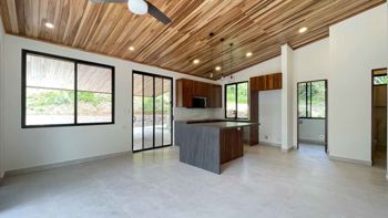 New House for Sale in Atenas Costa Rica en Atenas, Alajuela — $1,700 - Foto 5 de 20