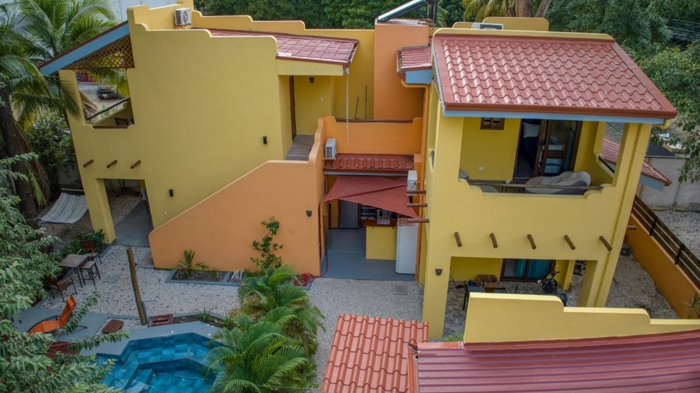 Complejo con Piscina Ideal para Airbnb en Playa Potrero in Santa Cruz, Guanacaste — $790,000