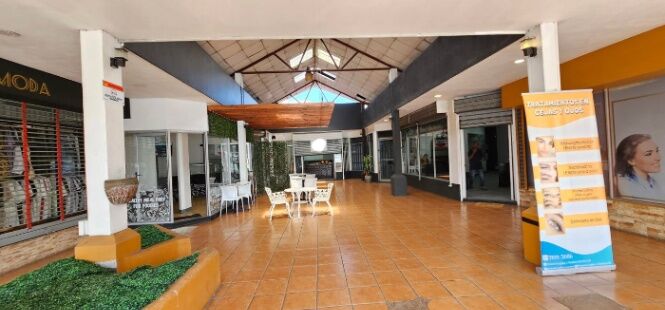 Alquiler de Local Comercial en San Rafael, Escazú. RAH 25-543 en San Rafael, Escazú, San José — $1,400
