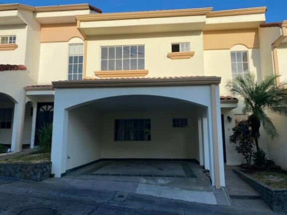 Se vende espaciosa casa en condominio de San Antonio de Belén 25-1494 in San Antonio, Belén, Heredia — $180,000