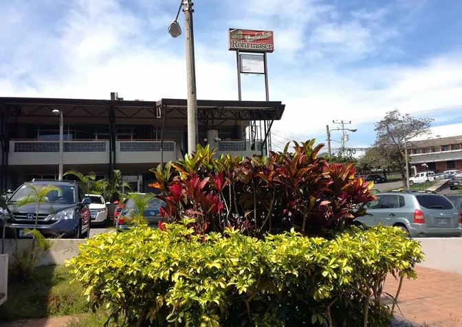 Se vende local comercial con Inquilino en Rohrmoser en Pavas, San José — $120,000 - Foto 3 de 9