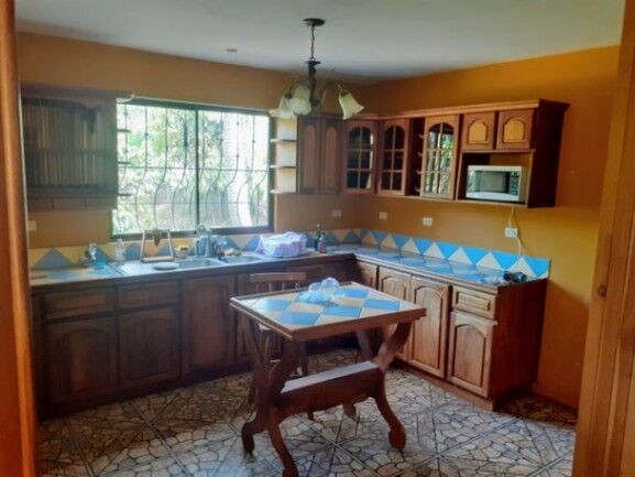 Se vende casa con lote de 930m2 en Desamparados Alajuela 25-189 en Desamparados, Alajuela — ₡ 180 000 000