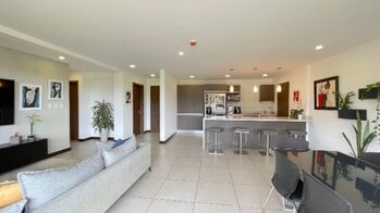 Venta de Apartamento en Escazú, San José.  in San Rafael, Escazú, San José — $270,000 - Photo 4 of 20
