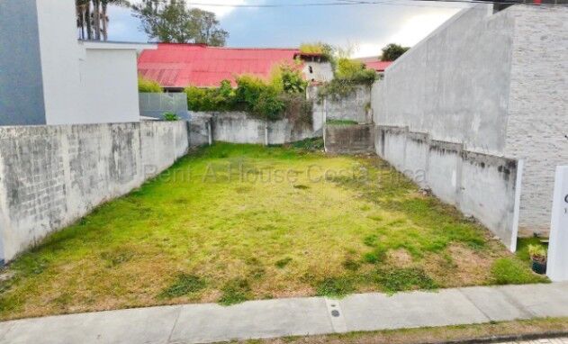 Venta lote plano en condominio con amenidades y alta plusvalía $159,915 #26-1820 GS in Sabanilla, Montes De Oca, San José — $159,915