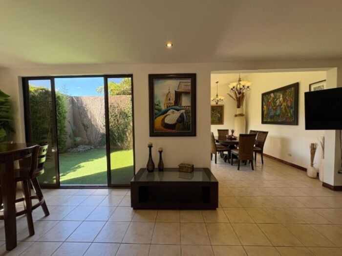 Casa en Alquiler en Pozos Santa Ana  en Pozos, Santa Ana, San José — $1,850