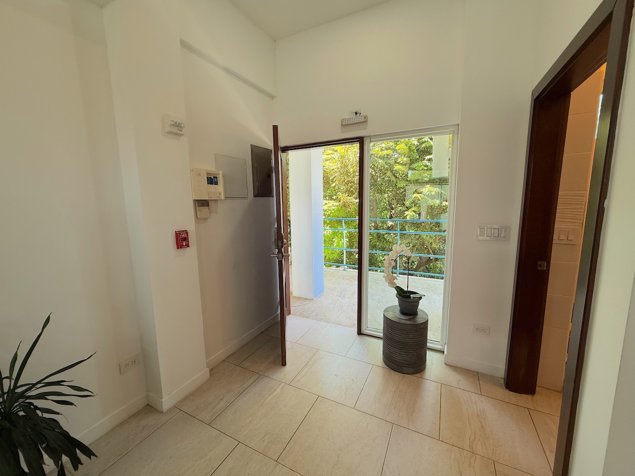Oficina Ejecutiva Todo Incluido a 200 m de Marina Flamingo in Santa Cruz, Guanacaste — $1,500 - Photo 2 of 4