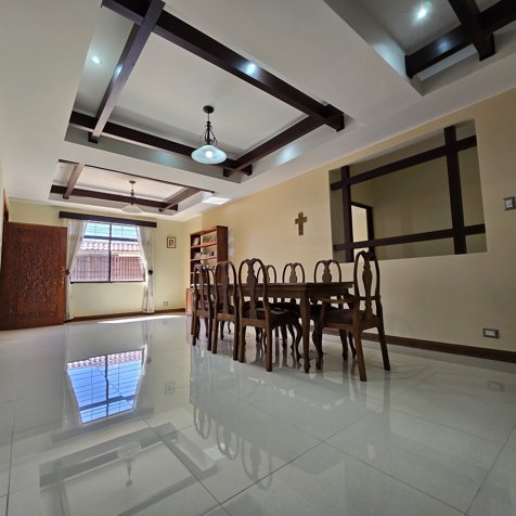 Casa en venta en Santo Domingo de Heredia, una planta 5PDC10035500 in Santo Tomás, Santo Domingo, Heredia — ₡ 142 000 000