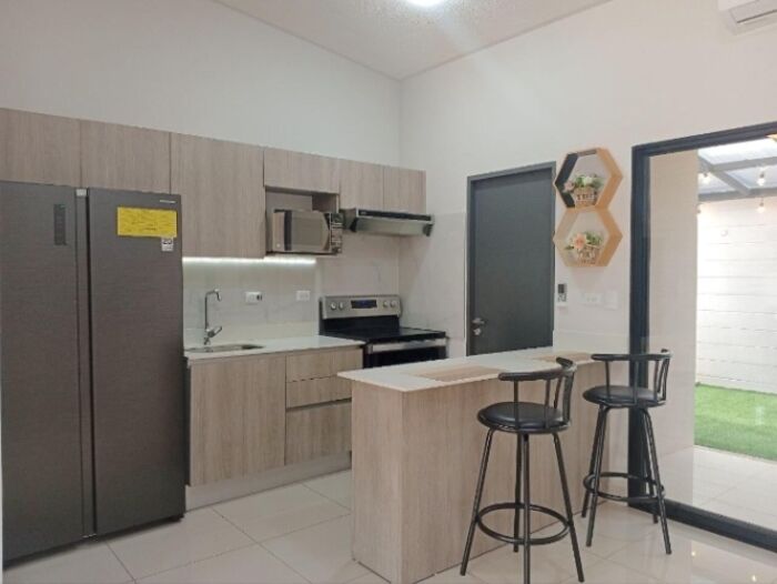 Alquiler de Casa en Lindora-Pozos de Santa Ana. RAH 26-429 en Pozos, Santa Ana, San José — $1,600
