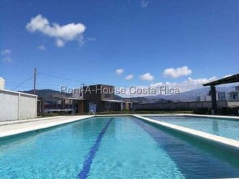 Venta de Casa en El Guarco-Tobosí. RAH 27-243 en Tobosi, El Guarco, Cartago — 72 000 000 ₡ - Foto 2 de 14