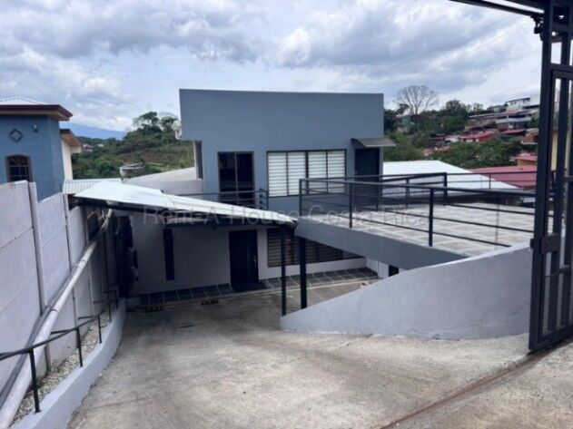 Venta de Casa + APTO en Grecia CENTRO de Alajuela. RAH 26-2066 OPORTUNIDAD ÚNICA en Grecia, Alajuela — ₡ 120 000 000
