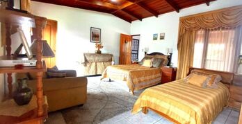 Venta de Casa Amoblada + APTO en Santo Domingo de Heredia.  en Santo Tomás, Santo Domingo, Heredia — 250 000 000 ₡ - Foto 4 de 20