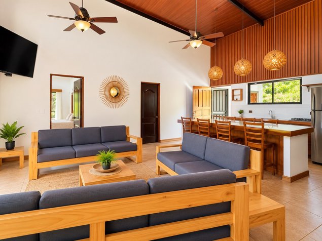 The Beach House – Vacation Home with Private Pool Near Tamarindo en Tamarindo, Santa Cruz, Guanacaste — $50 - Foto 3 de 20
