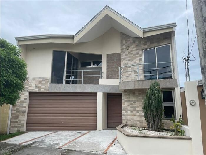 VENTA DE CASA, HEREDIA, SAN PABLO, CONDOMINIO PUEBLA REAL in San Pablo, Heredia — $290,000