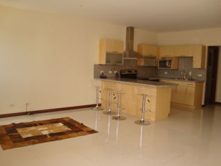 VENTA DE APARTAMENTO, SAN JOSE, ESCAZÚ, CONDO. VALLE ARRIBA in Escazú, San José — $450,000 - Photo 3 of 21