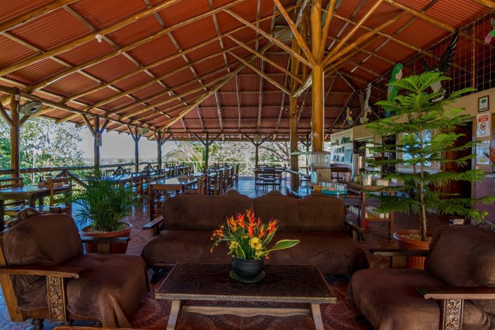 Beautiful Hotel on SALE. the best area for birdwatchers in Tárcoles, Garabito, Puntarenas — $2,500,000 - Photo 2 of 12