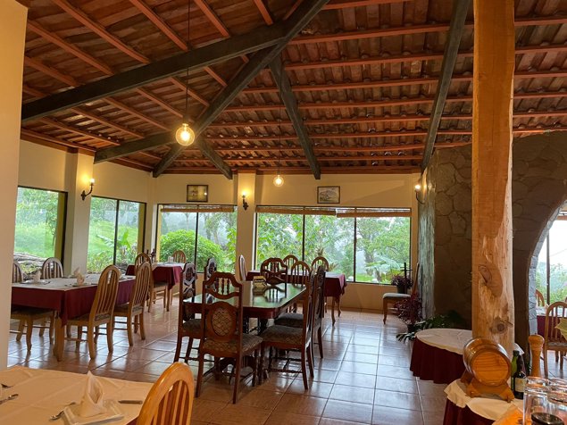 VENTA DE FINCA CON RESTAURANTE EN OPERACIÓN, HEREDIA, VARABLANCA in Vara Blanca, Heredia — $900,000