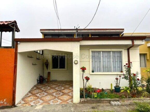 Hermosa Casa en Condminio- Aguacaliente Cartago  en Aguacaliente, Cartago — ₡ 51 000 000